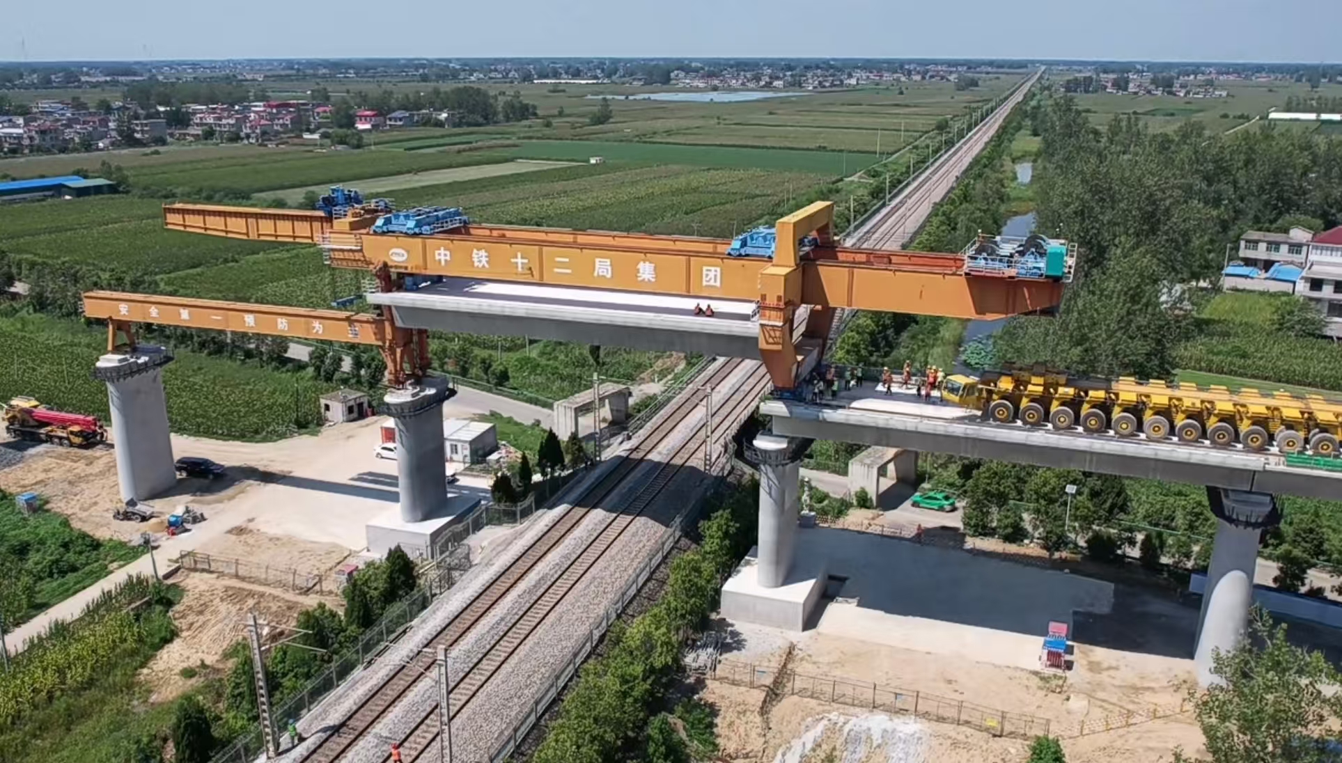 阜淮铁路上跨上跨京九铁路立交架梁施工-颍泉铁路建设